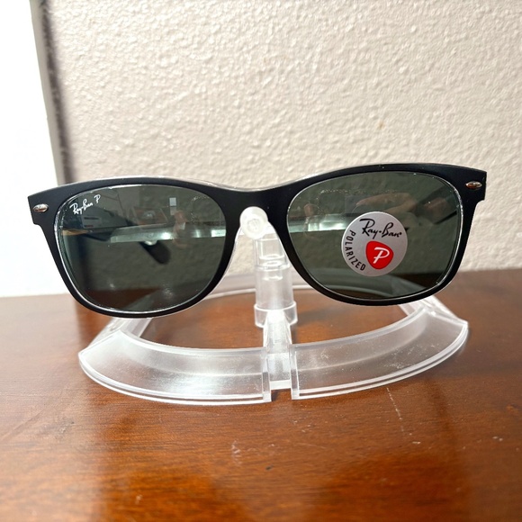 Ray-Ban New Wayfarer polarized sunglasses (RB2132) - Picture 1 of 11